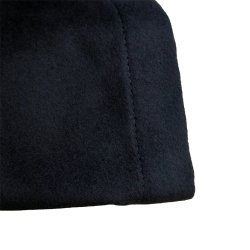 SIDEBEN i sort scenemolton